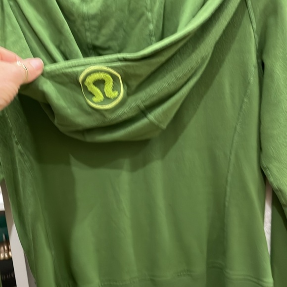 Lululemon green scuba hoodie size 4 - Picture 4 of 4